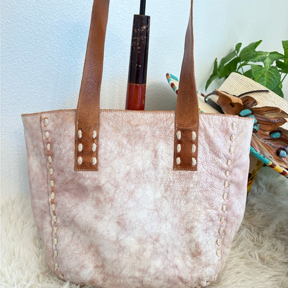 Bed Stu vintage chic sophistication Leather Tote with thick stitch eludes style - Picture 3 of 5